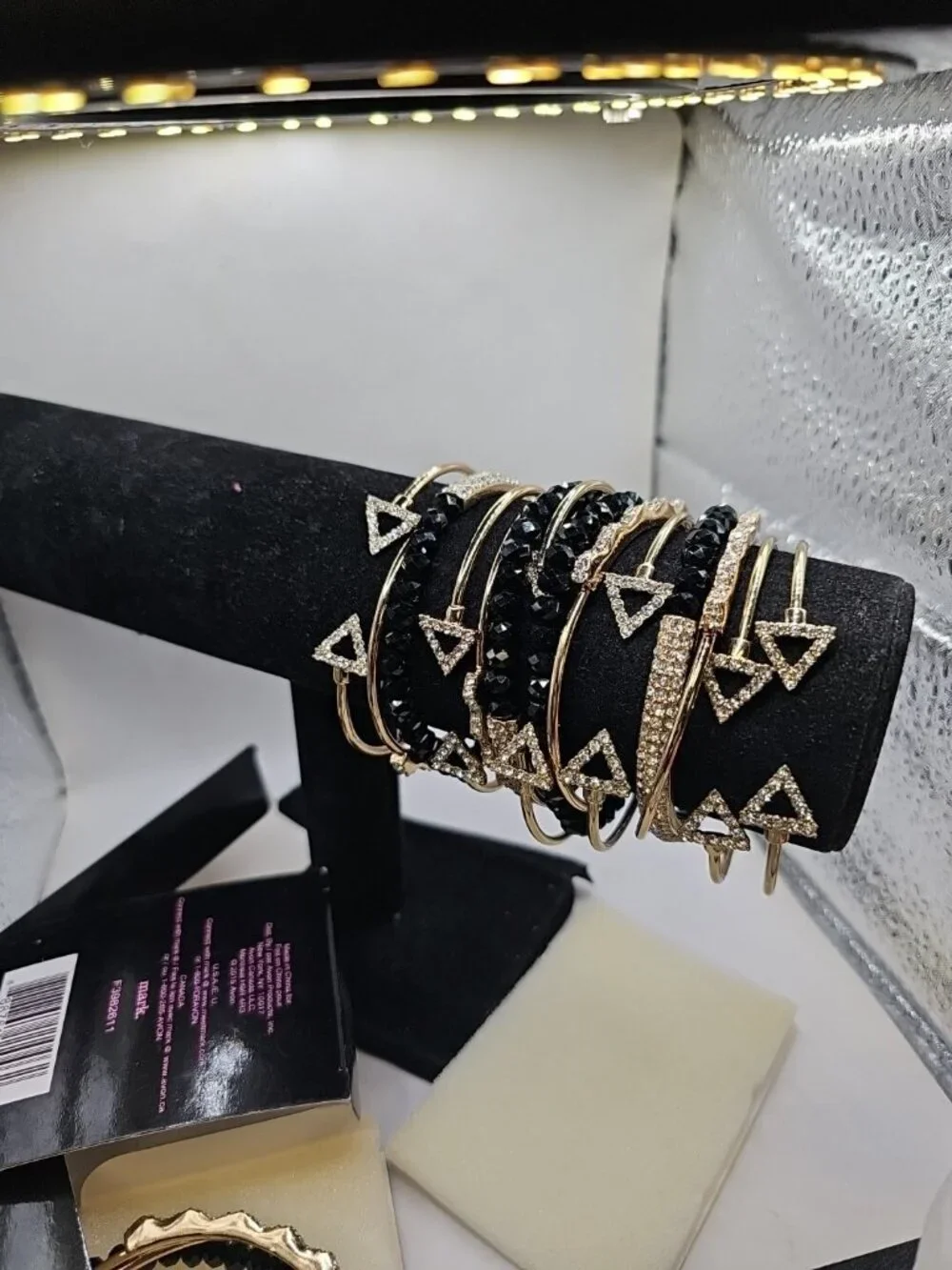. Bracelet Lot Of 3 Gold Tone Nwo Box Mark Avon Cuff